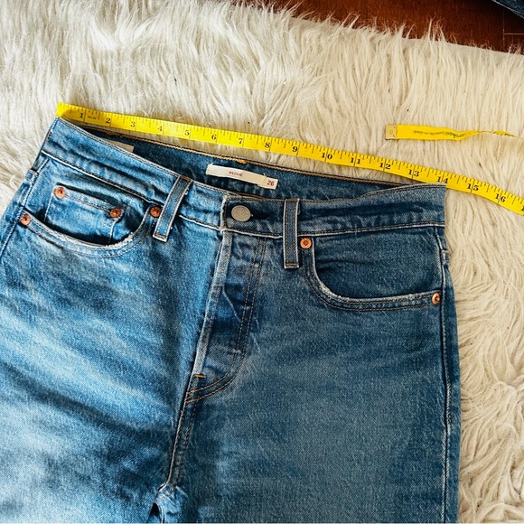 Levi's WEDGIE Premium Straight Leg High Rise Jeans - Size 26 - Picture 11 of 13